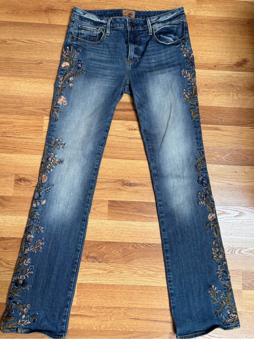 Driftwood Embroidered Kelly Blue Jeans Women’s Size 28